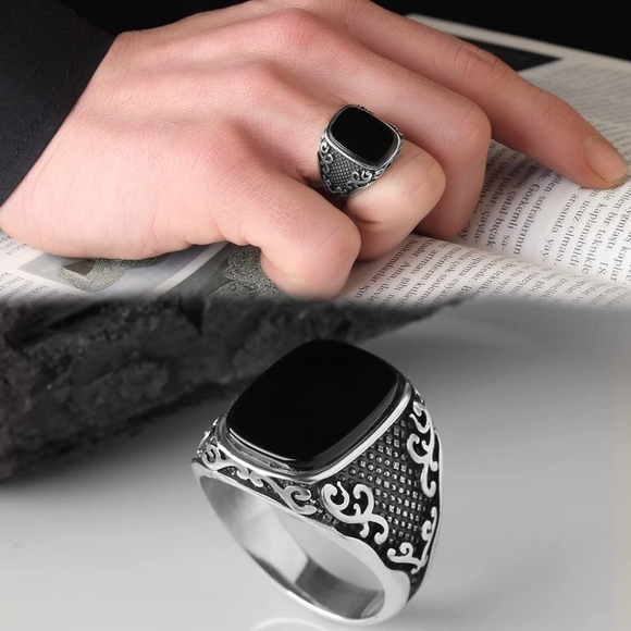 Elegant Black Silver Men's Ring Sz 12